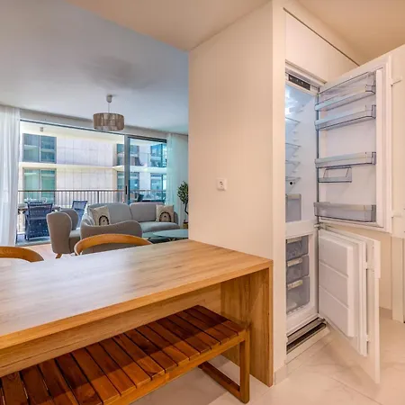 Cond Bayline - Garoupa - - - Pool - Parking - By Bedzy Apartamento